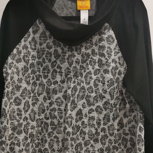 👠 Ruby Rd. Animal Print Top, Size M - Picture 5 of 9